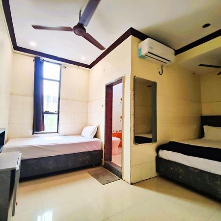 Hotel The Livin Residency Visakhapatnam Esterno foto