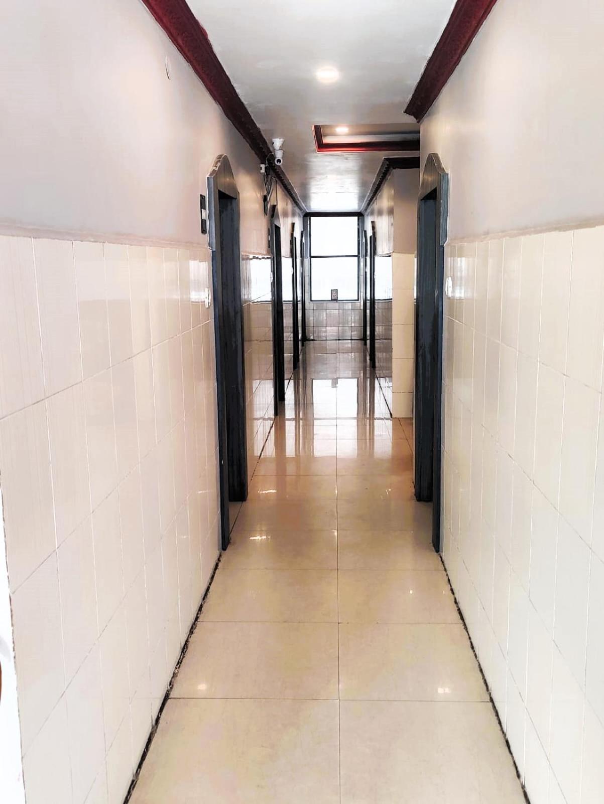 Hotel The Livin Residency Visakhapatnam Esterno foto