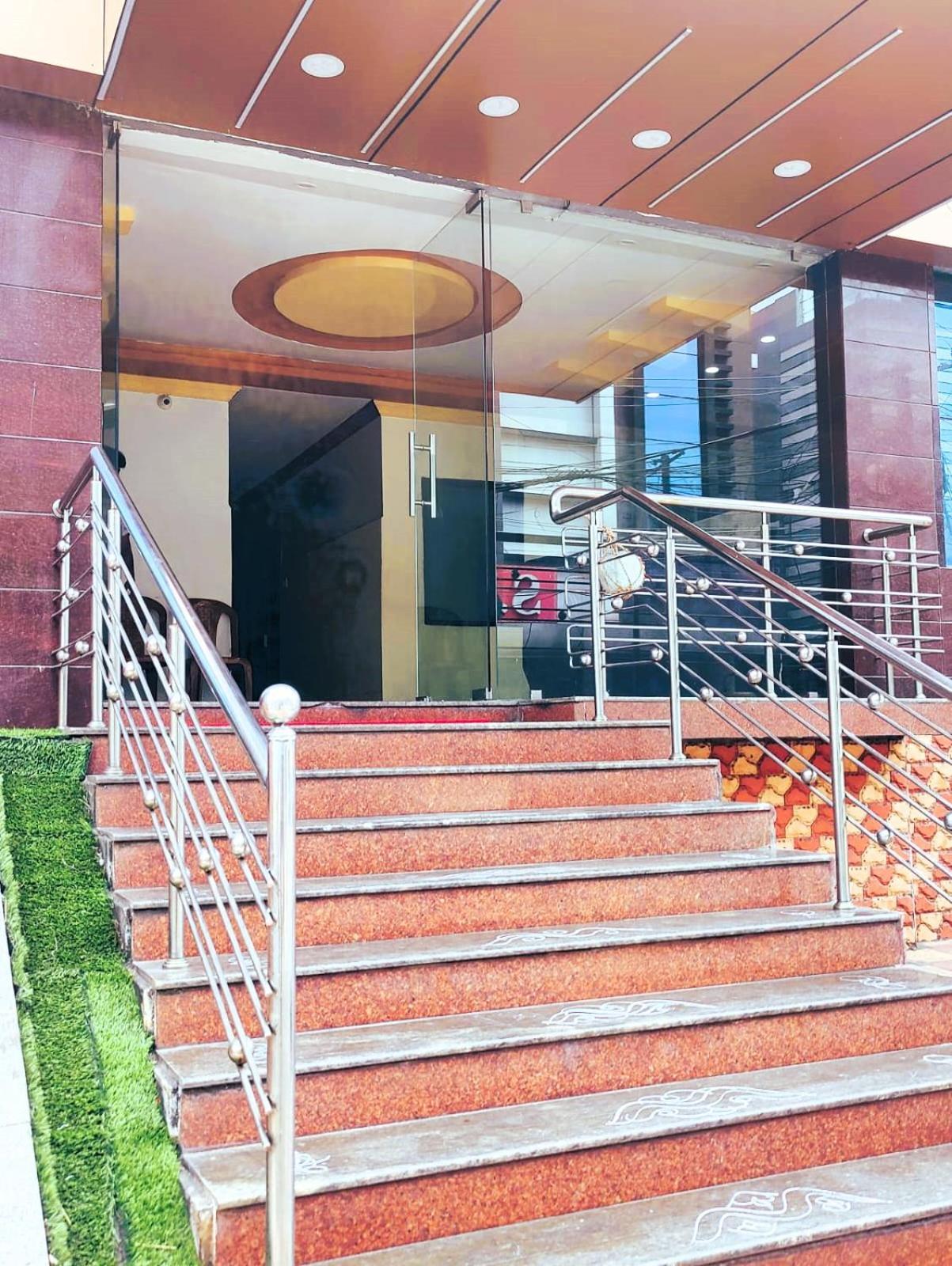 Hotel The Livin Residency Visakhapatnam Esterno foto
